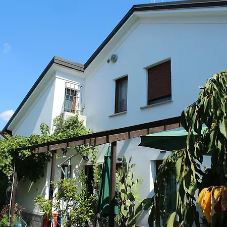 Fiore Di Zucca Bed & Breakfast Segrate